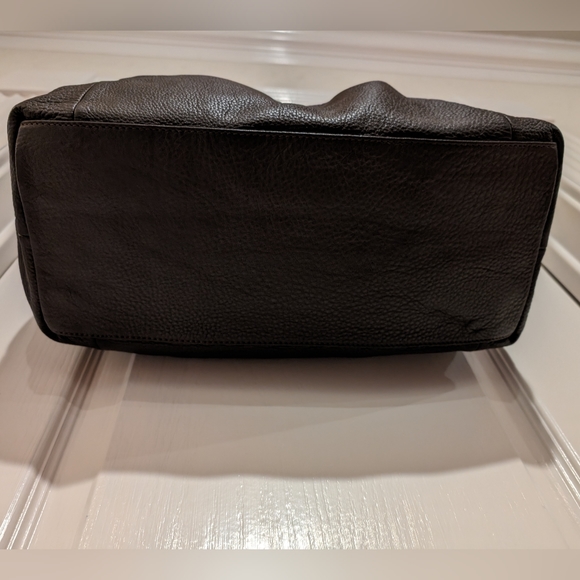 Limited edition Large DKNY bag - Picture 3 of 8